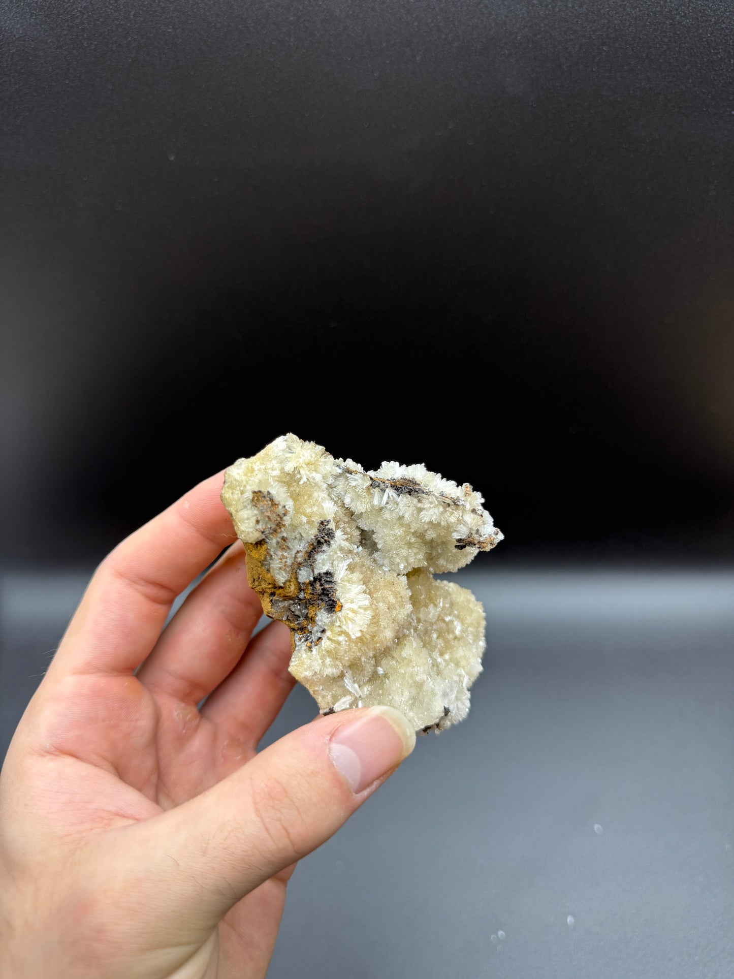 HEMIMORPHITE ON LIMONITE - MAPIMI, DURANGO, MEXICO