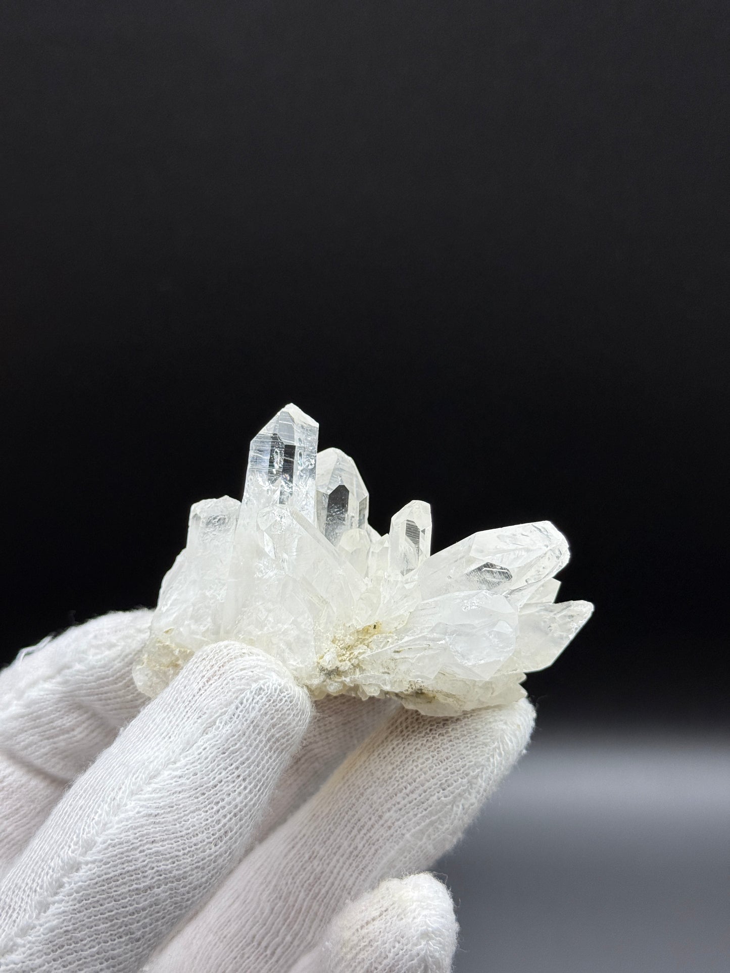 CLEAR QUARTZ - DERA ISMAIL KHAN DISTRICT, KHYBEN PAKHTUNKHWA PROVINCE, PAKISTAN