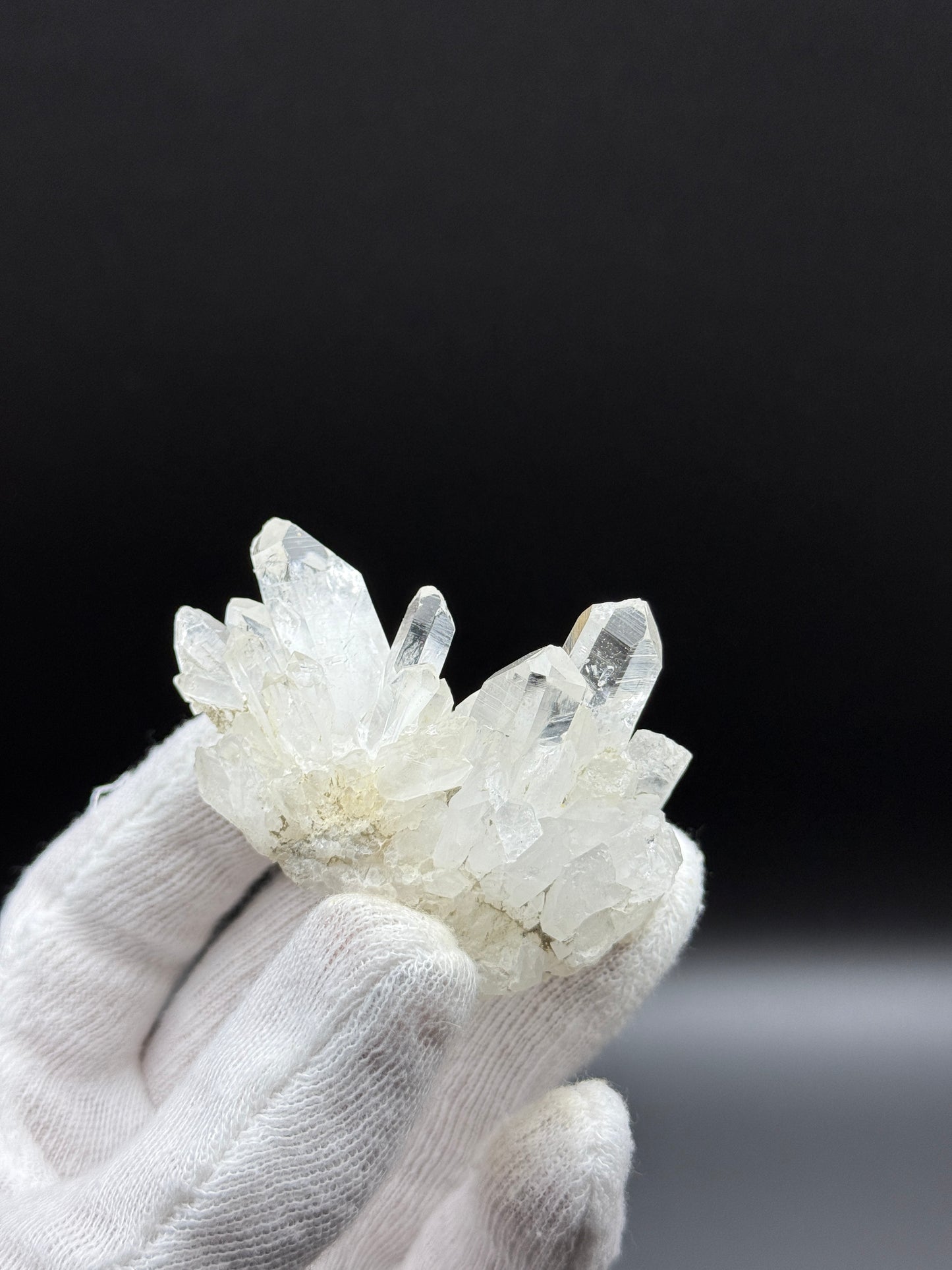 CLEAR QUARTZ - DERA ISMAIL KHAN DISTRICT, KHYBEN PAKHTUNKHWA PROVINCE, PAKISTAN