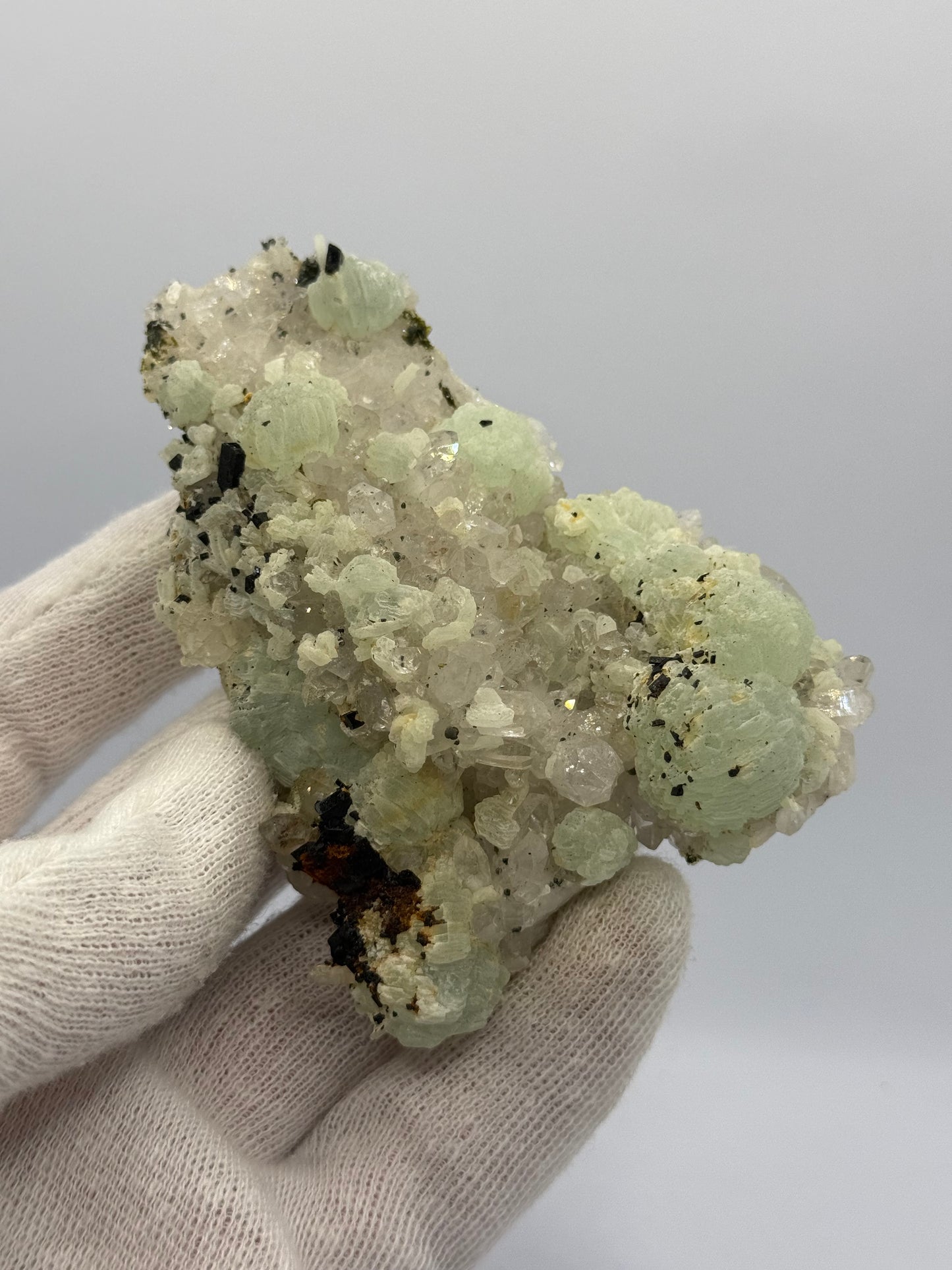 QUARTZ, PREHNITE, EPIDOTE AND BABINGTONITE - YUNNAN, CHINA