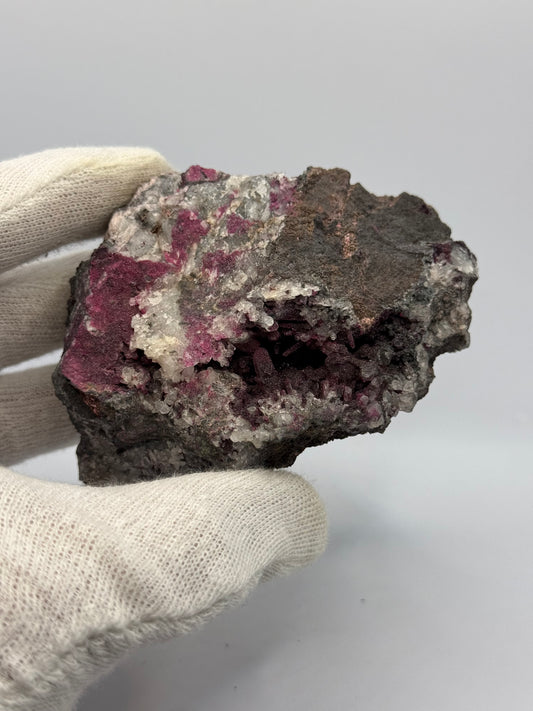 STUNNING ERYTHRITE AND QUARTZ - MOROCCO