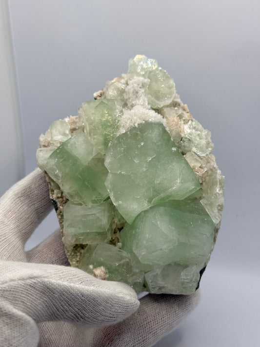 GREEN APOPHYLLITE, MORDENITE AND SCOLECITE - JALGAOW DISTRICT, INDIA