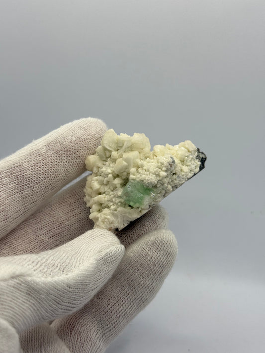 GREEN APOPHYLLITE, MORDENITE AND SCOLECITE - JALGAOW DISTRICT, INDIA