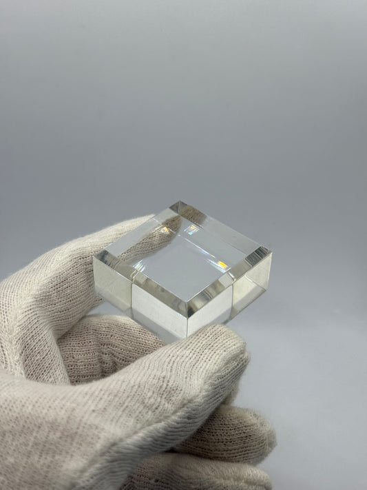 40mm x 40mm x 20mm BEVELED ACRYLIC MINERAL DISPLAY STAND