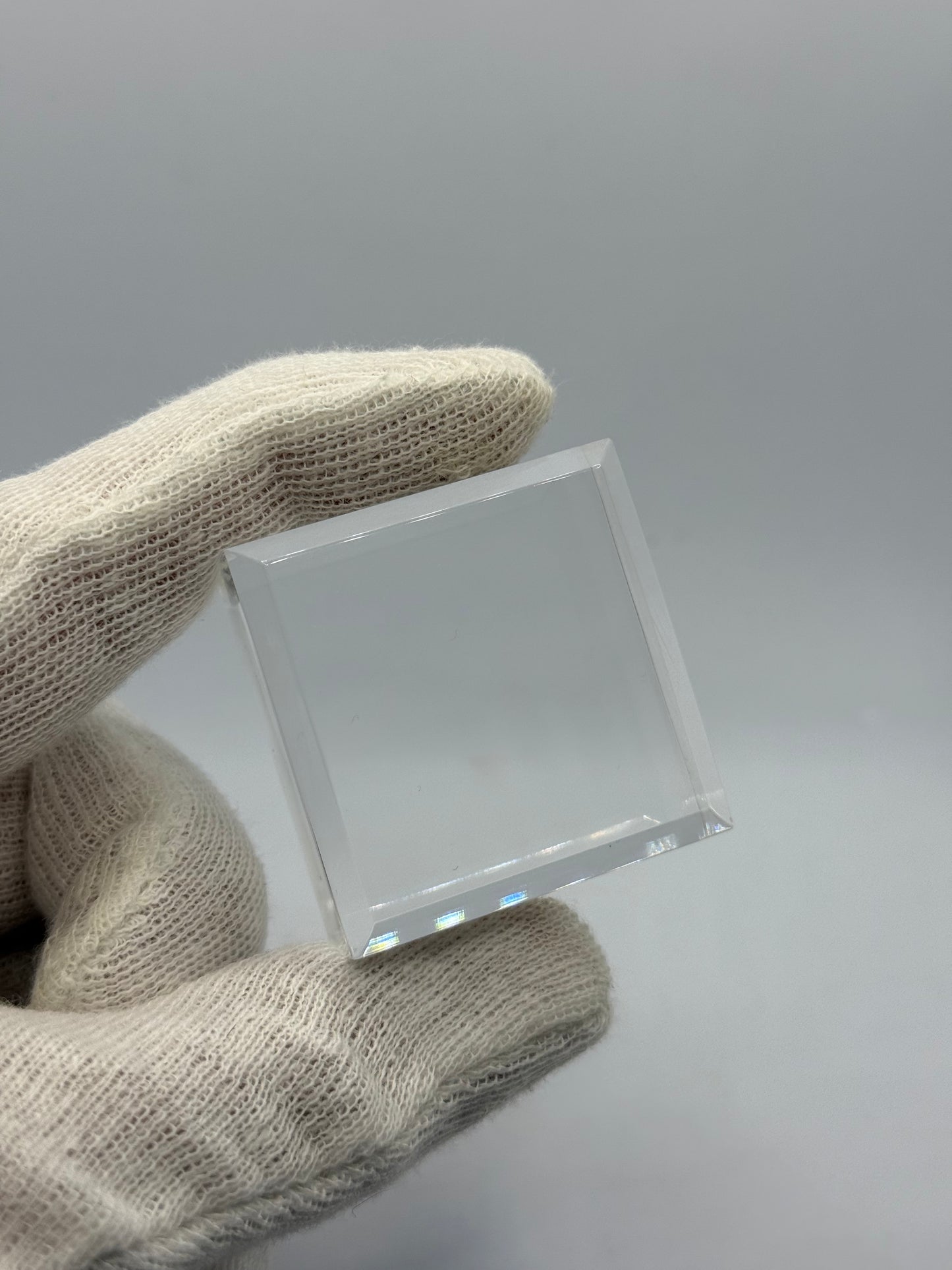 40mm x 40mm x 20mm BEVELED ACRYLIC MINERAL DISPLAY STAND