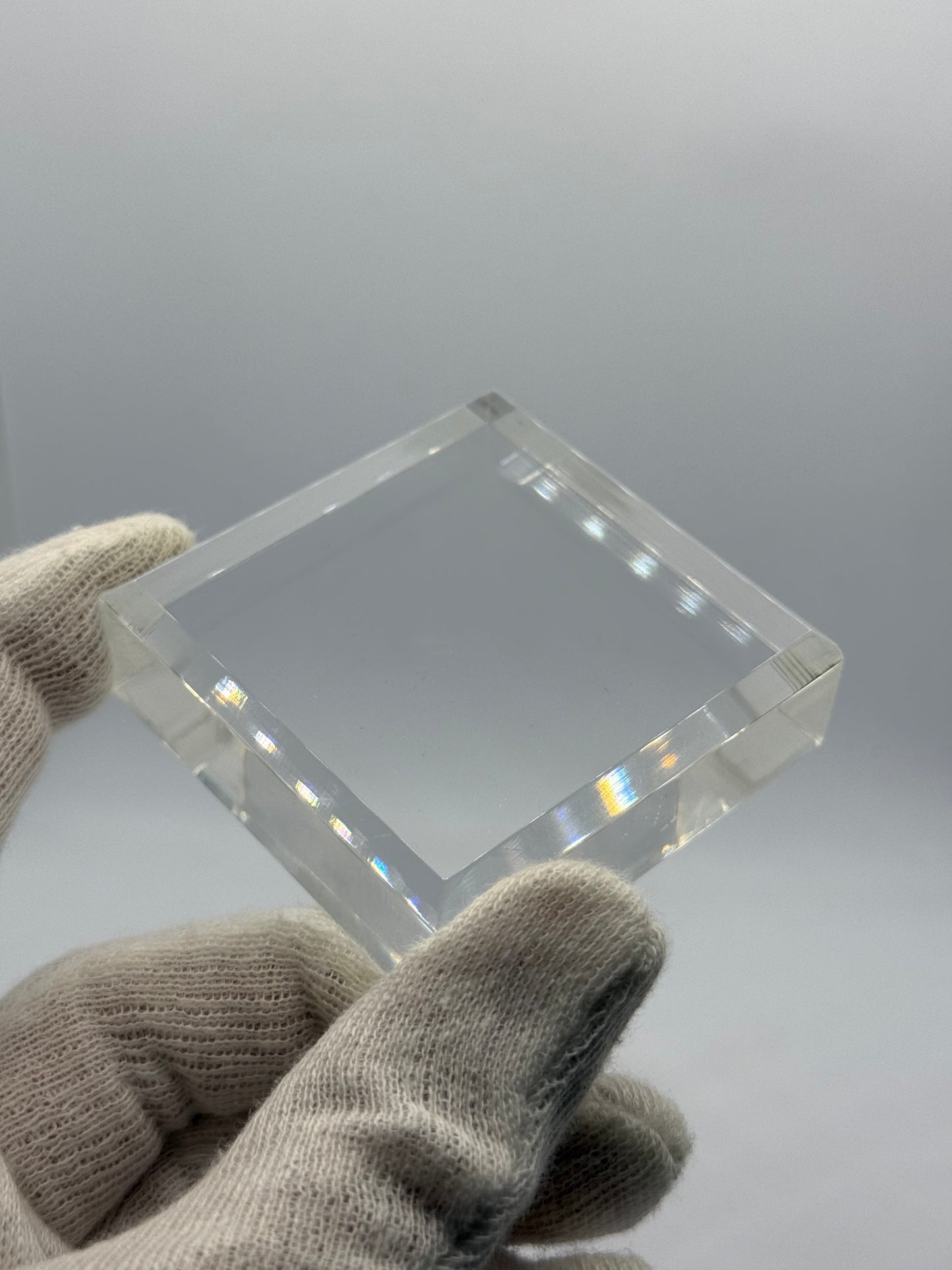 60mm x 60mm x 20mm BEVELED ACRYLIC MINERAL DISPLAY STAND