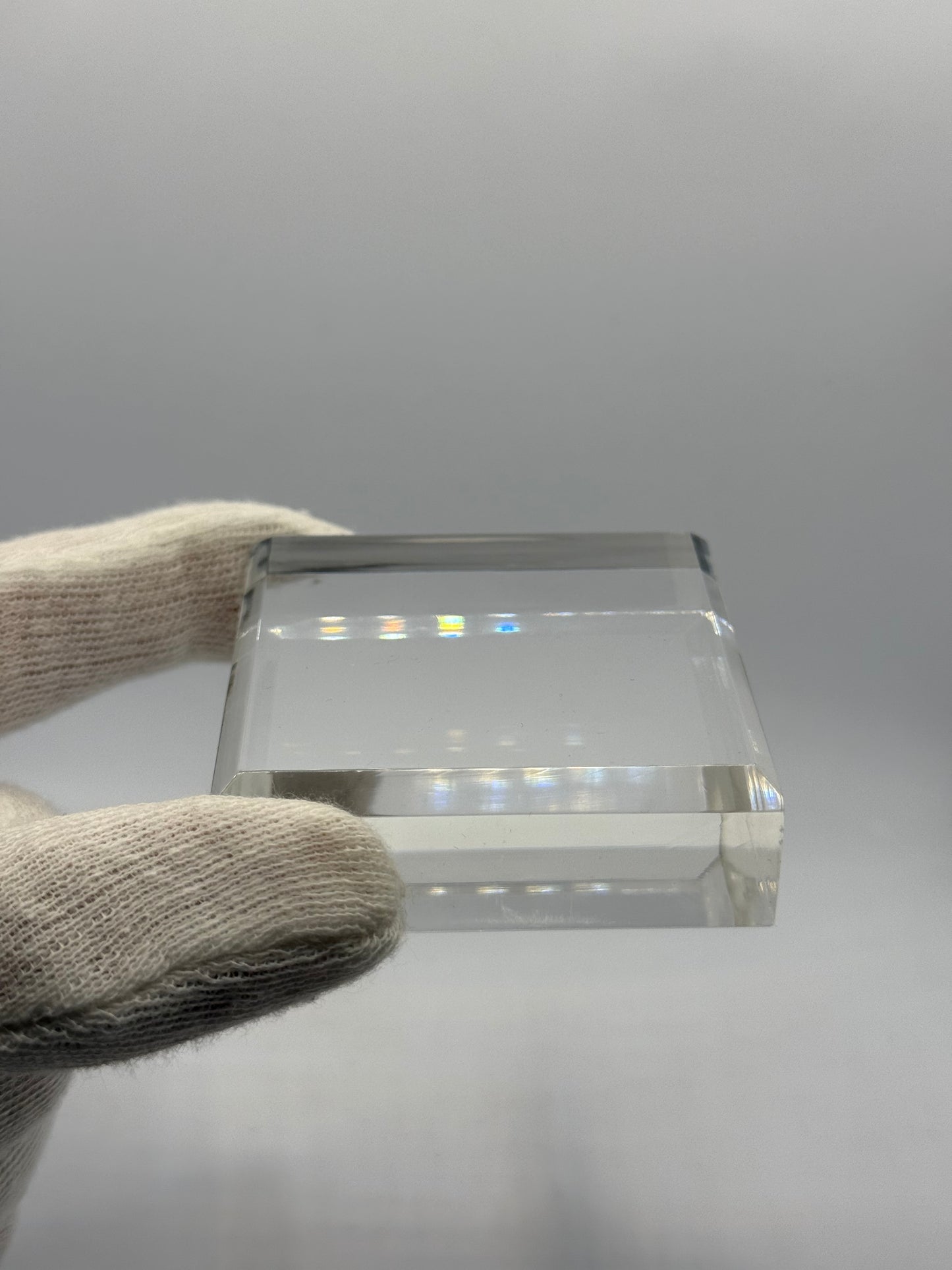 60mm x 60mm x 20mm BEVELED ACRYLIC MINERAL DISPLAY STAND