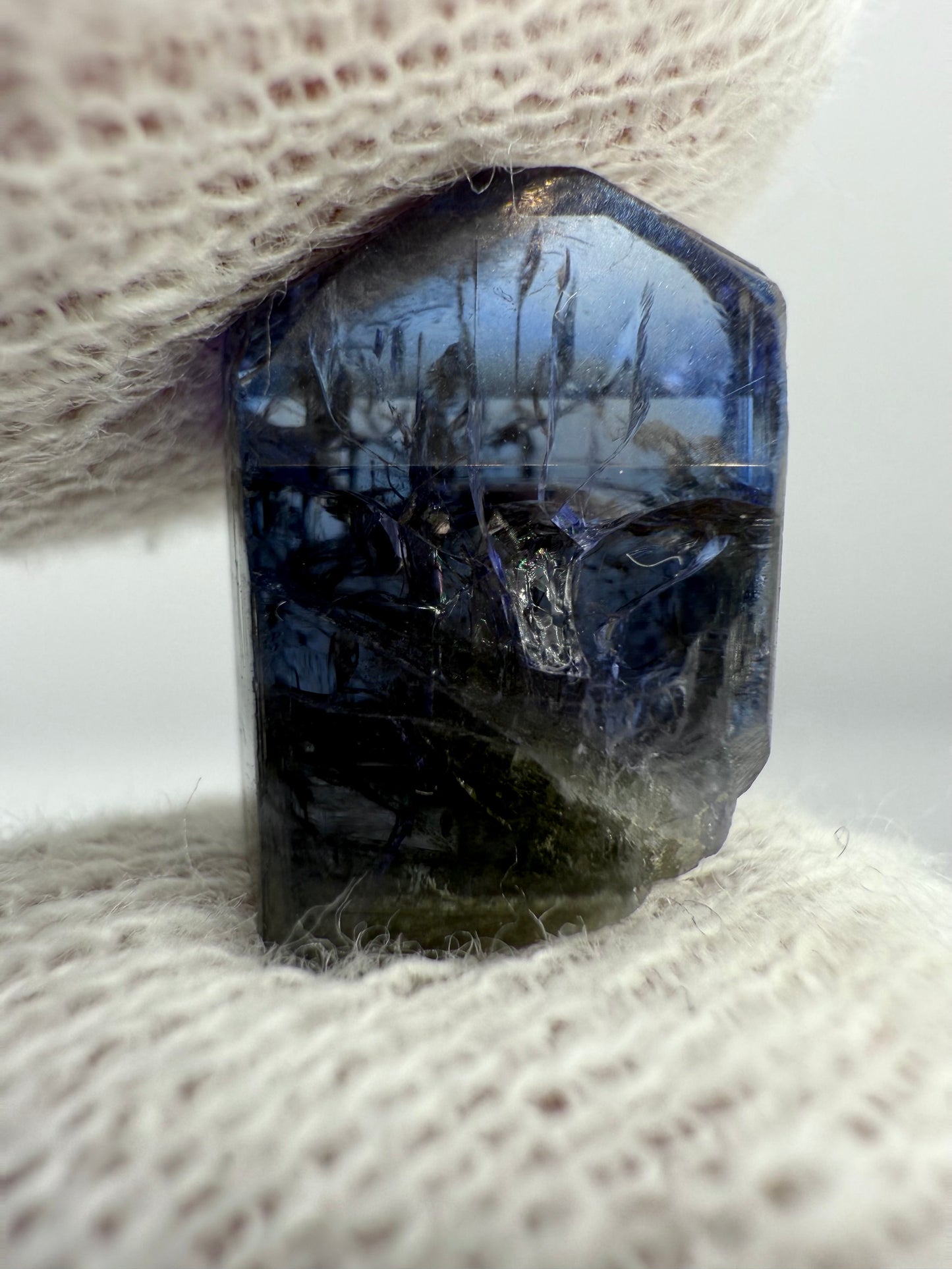 TANZANITE 2.77g - MERELANI HILLS, TANZANIA