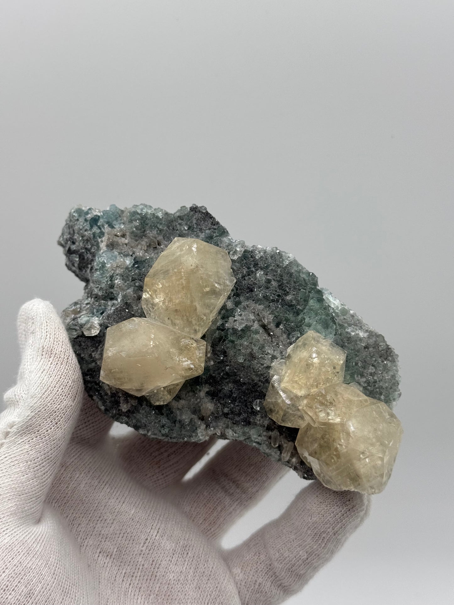 QUARTZ, CALCITE & FLUORITE - YONGCHUN CO., QUANZHOU, FUIJAN, CHINA