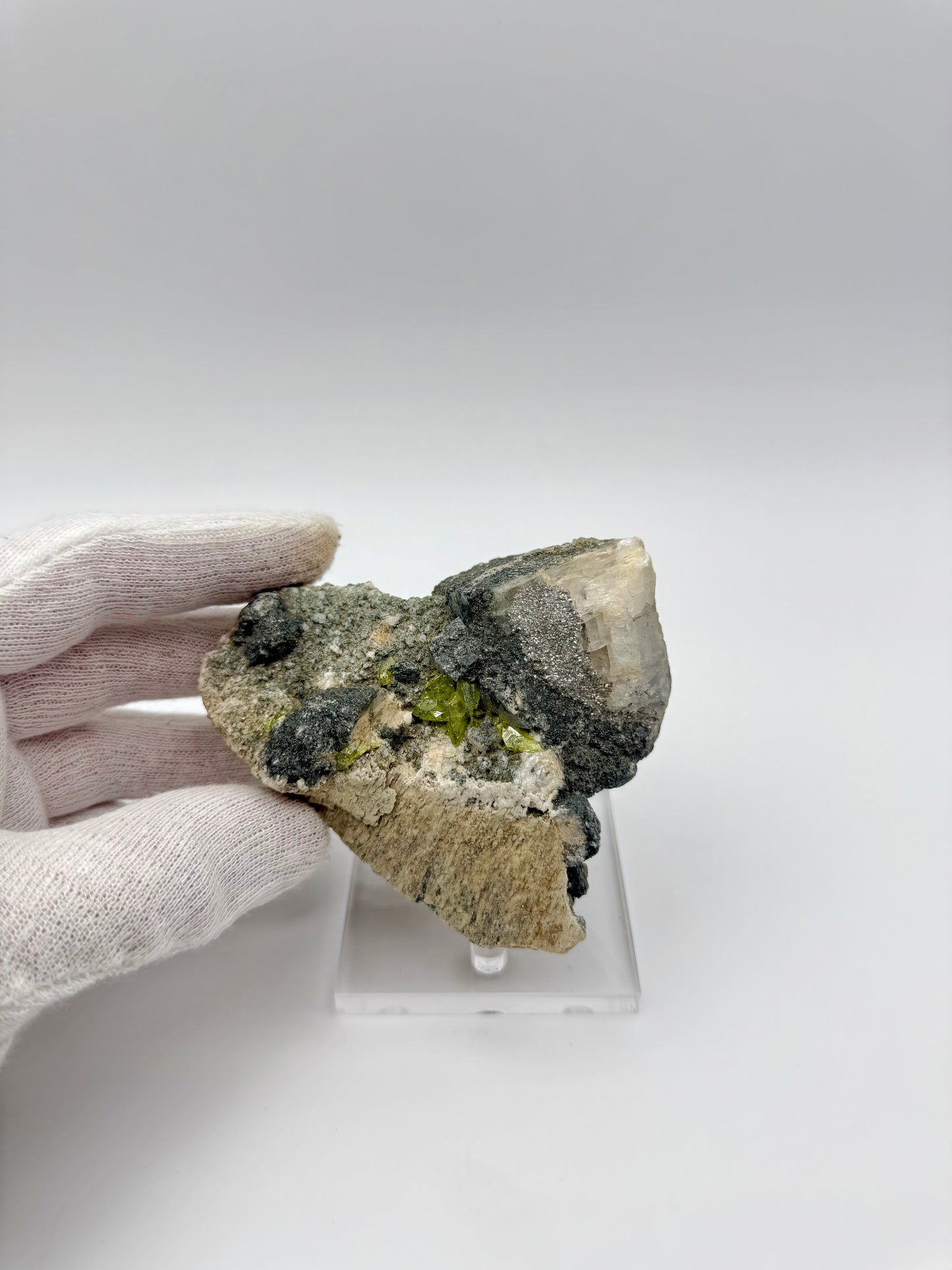 TITANITE, ADULARIA, CALCITE & CHLORITE GROUP - TORMIQ VALLEY, HARAMOSH MTNS, ROUNDU DISTRICT, GILGIT-BALTISTAN, PAKISTAN