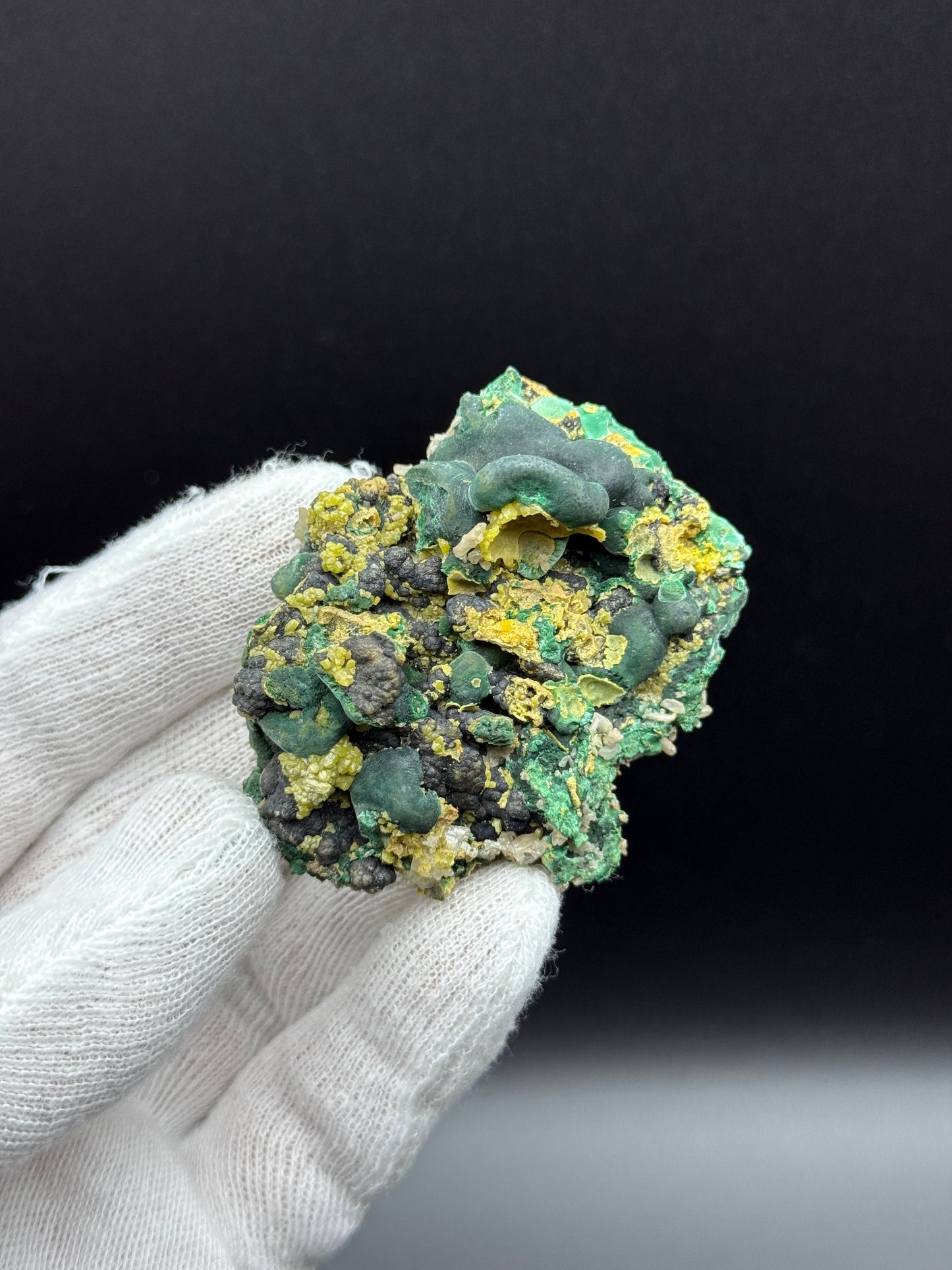 MALACHITE & PYROMORPHITE - RUM JUNGLE, NORTHERN TERRITORY, AUSTRALIA