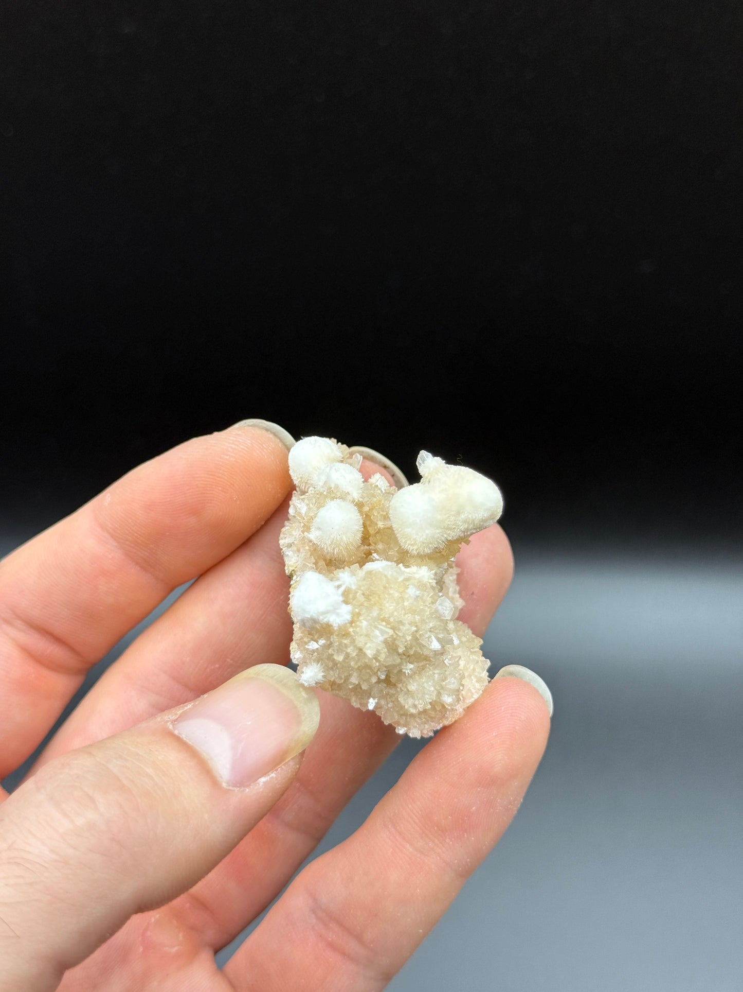 THOMPSONITE ON HEULANDITE - AURANGABAD DIVISION, MAHARASHTRA, INDIA