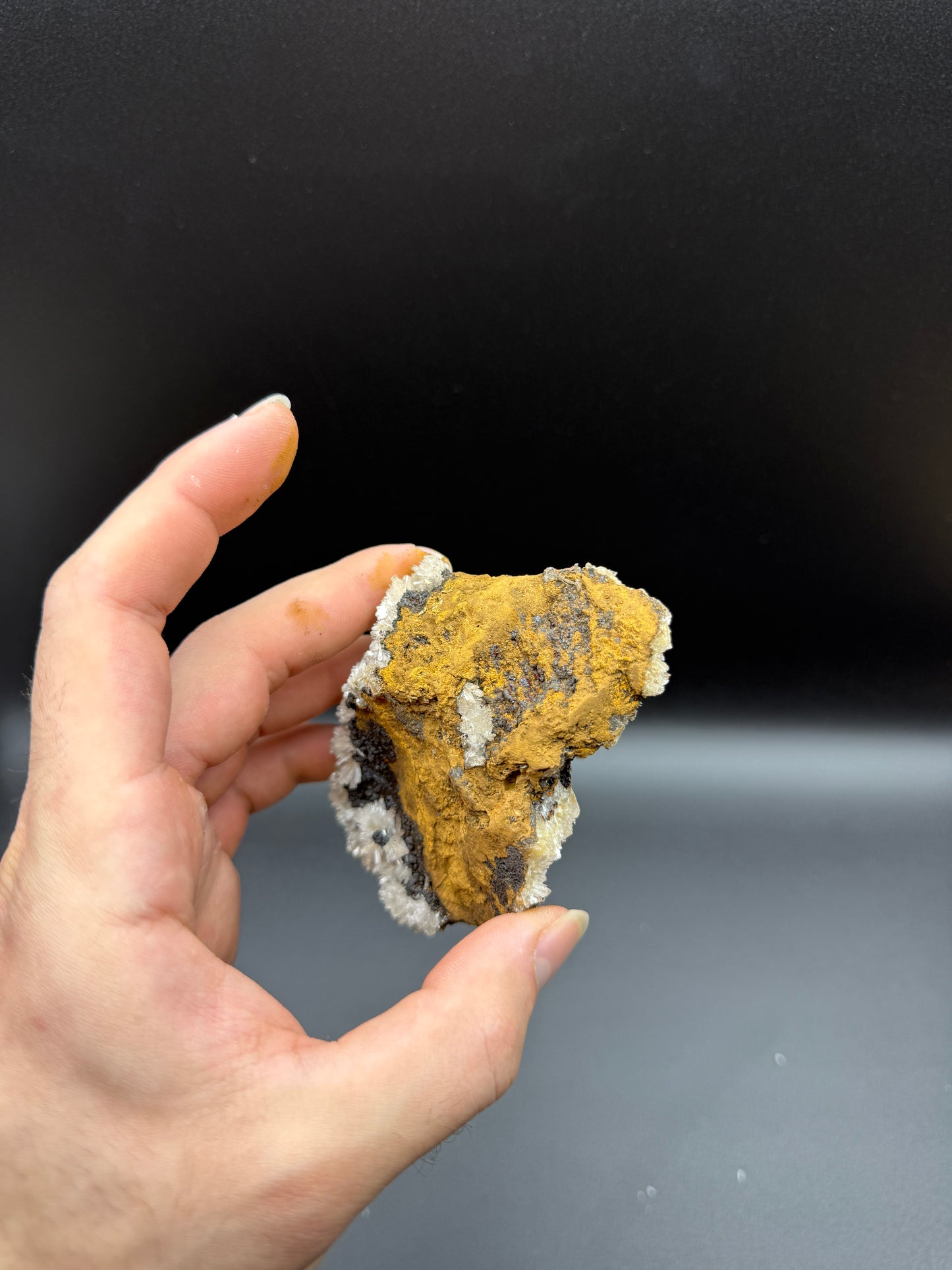 HEMIMORPHITE ON LIMONITE - MAPIMI, DURANGO, MEXICO
