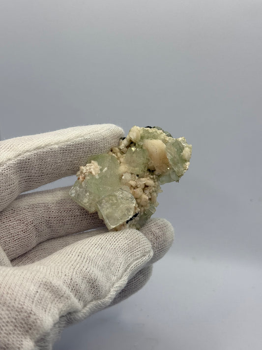 GREEN APOPHYLLITE MORDENITE AND SCOLECITE - JALGAOW REGION, INDIA