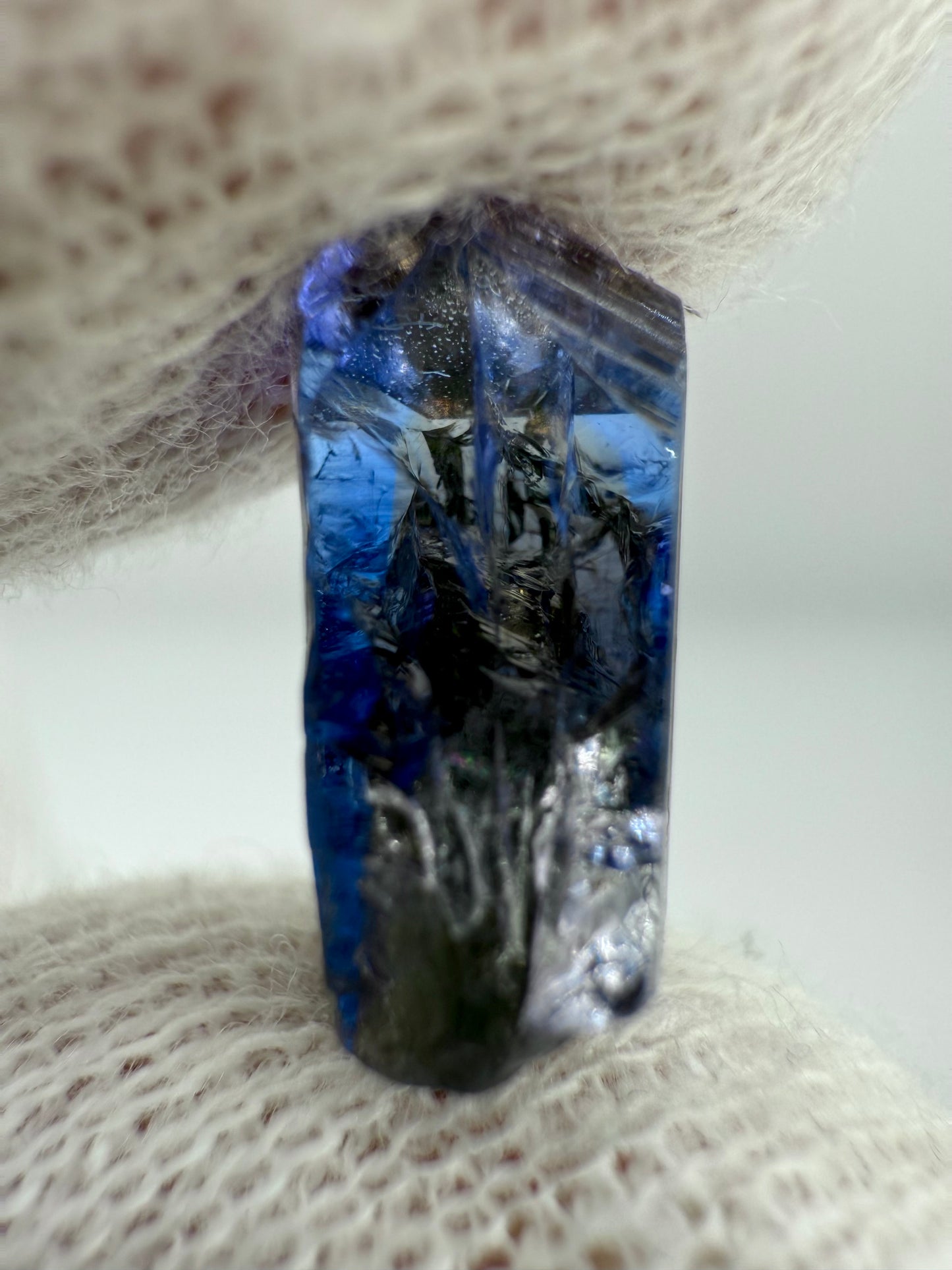 TANZANITE 2.29g - MERELANI HILLS, TANZANIA