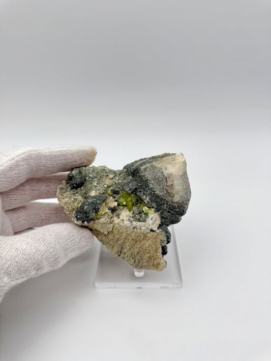 TITANITE, ADULARIA, CALCITE & CHLORITE GROUP - TORMIQ VALLEY, HARAMOSH MTNS, ROUNDU DISTRICT, GILGIT-BALTISTAN, PAKISTAN