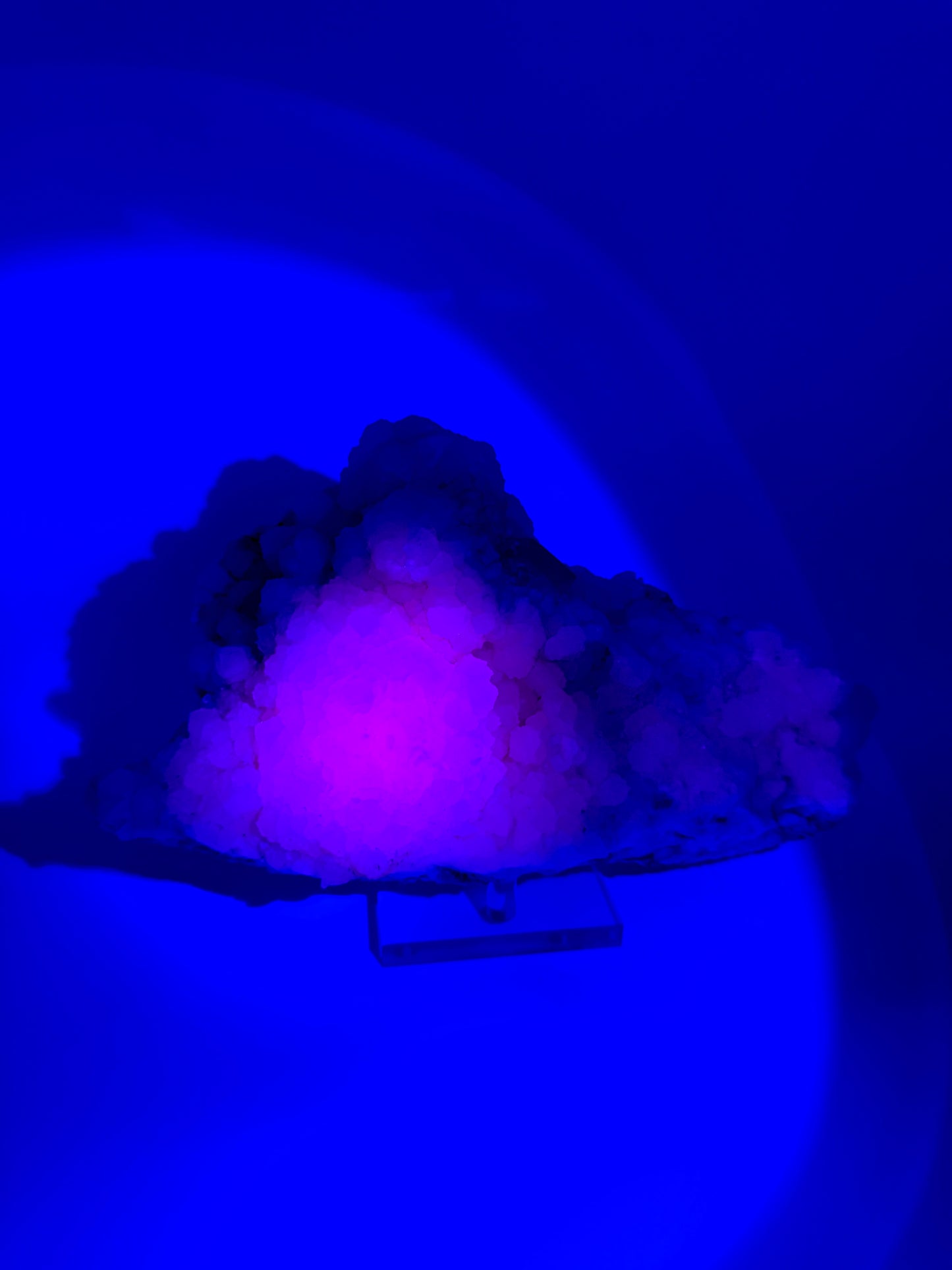 QUARTZ ON CALCITE (MANGANESE BEARING - UV REACTIVE) - HUANGGANG FE-SN DEPOSIT, INNER MONGOLIA, CHINA