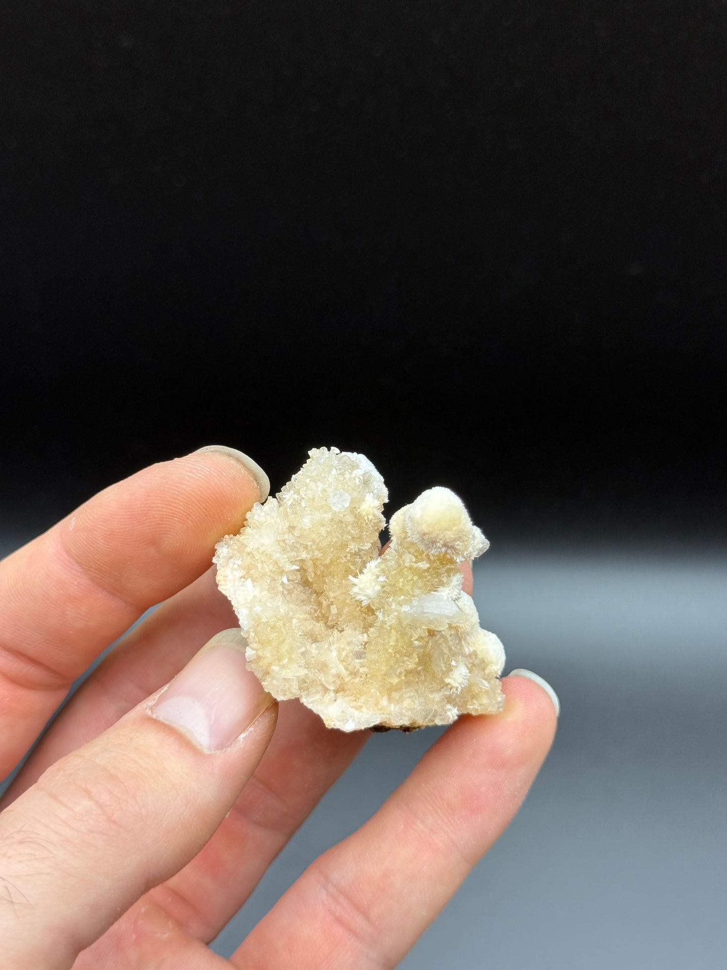 THOMPSONITE ON HEULANDITE - AURANGABAD DIVISION, MAHARASHTRA, INDIA